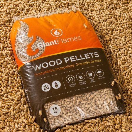 gf houtpellets sfeerfoto in houtpellets 2 gf houtpellets sfeerfoto in houtpellets 2